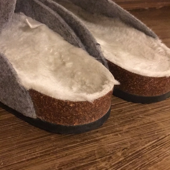 Fur lined clogs - Picture 5 of 5